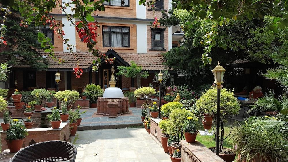 Hotel Ganesh Himal Kathmandu Exterior foto