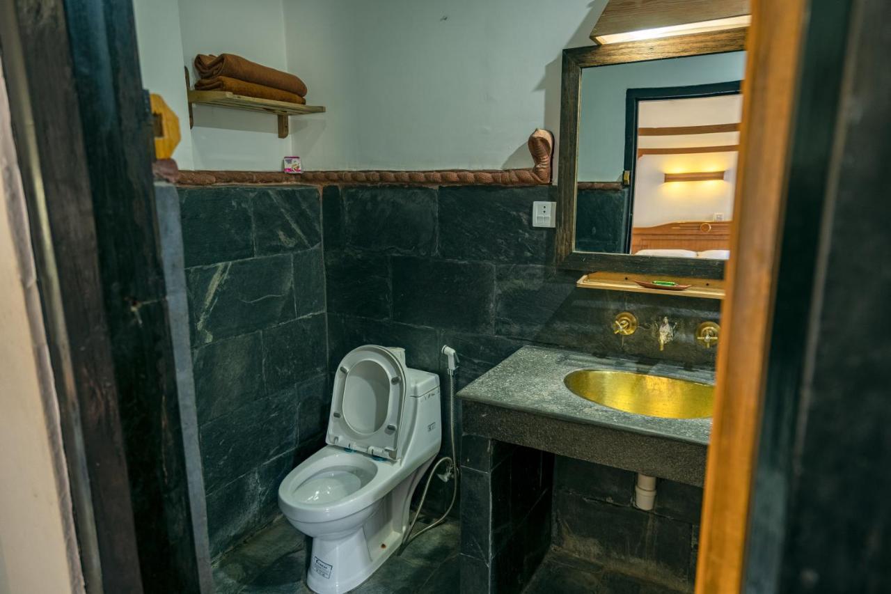 Hotel Ganesh Himal Kathmandu Exterior foto