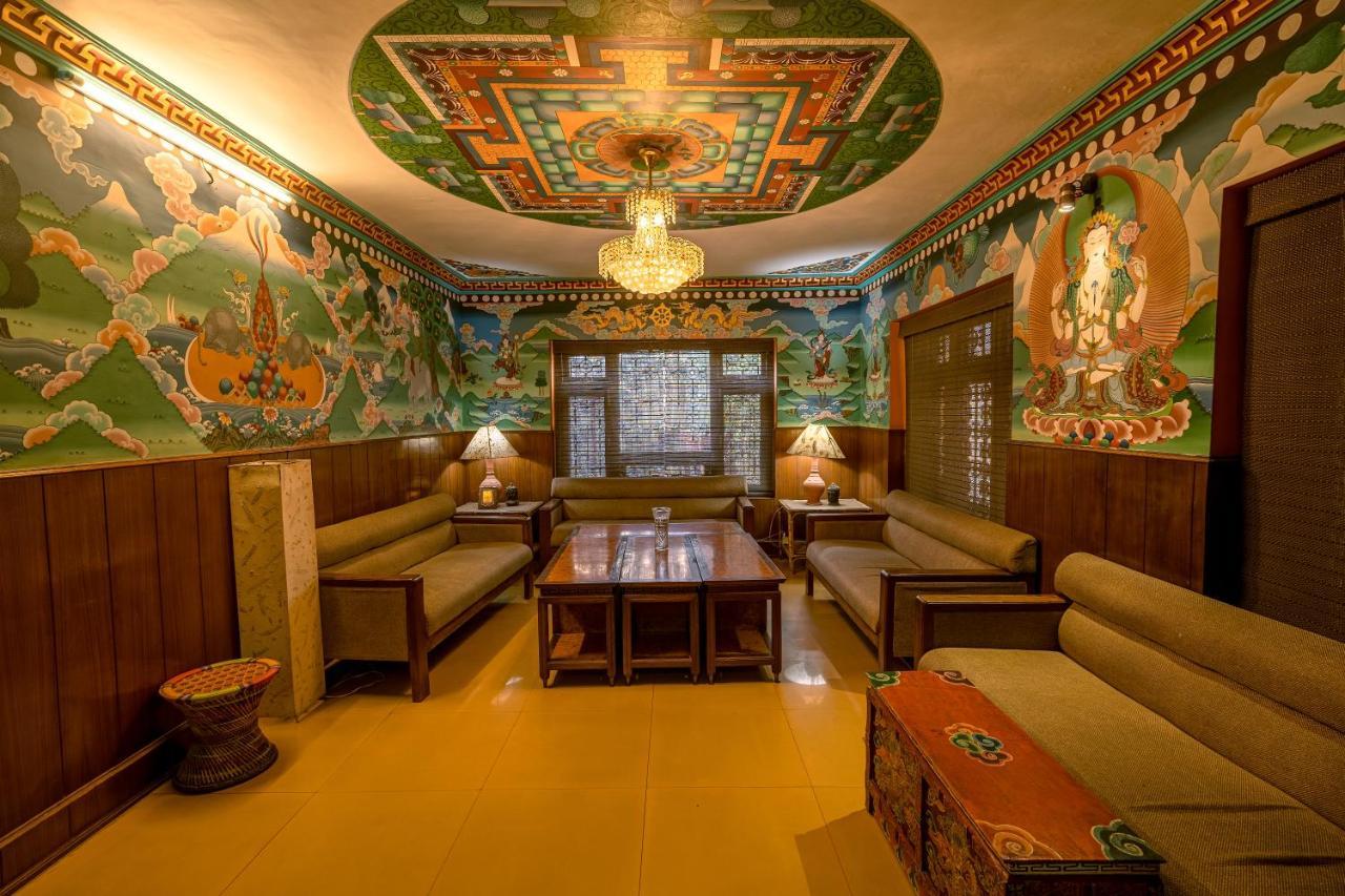 Hotel Ganesh Himal Kathmandu Exterior foto