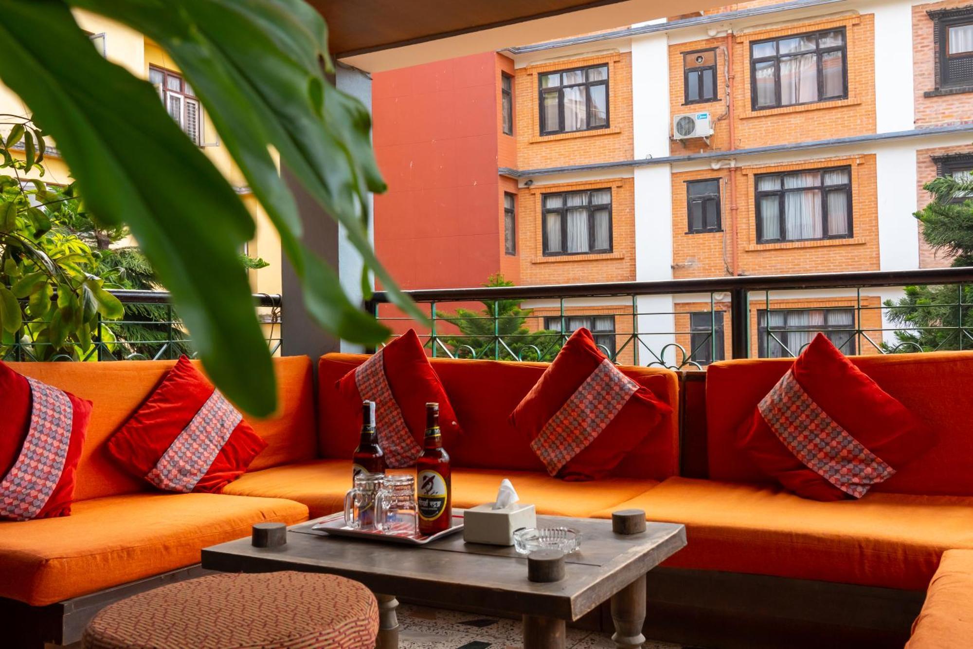 Hotel Ganesh Himal Kathmandu Exterior foto