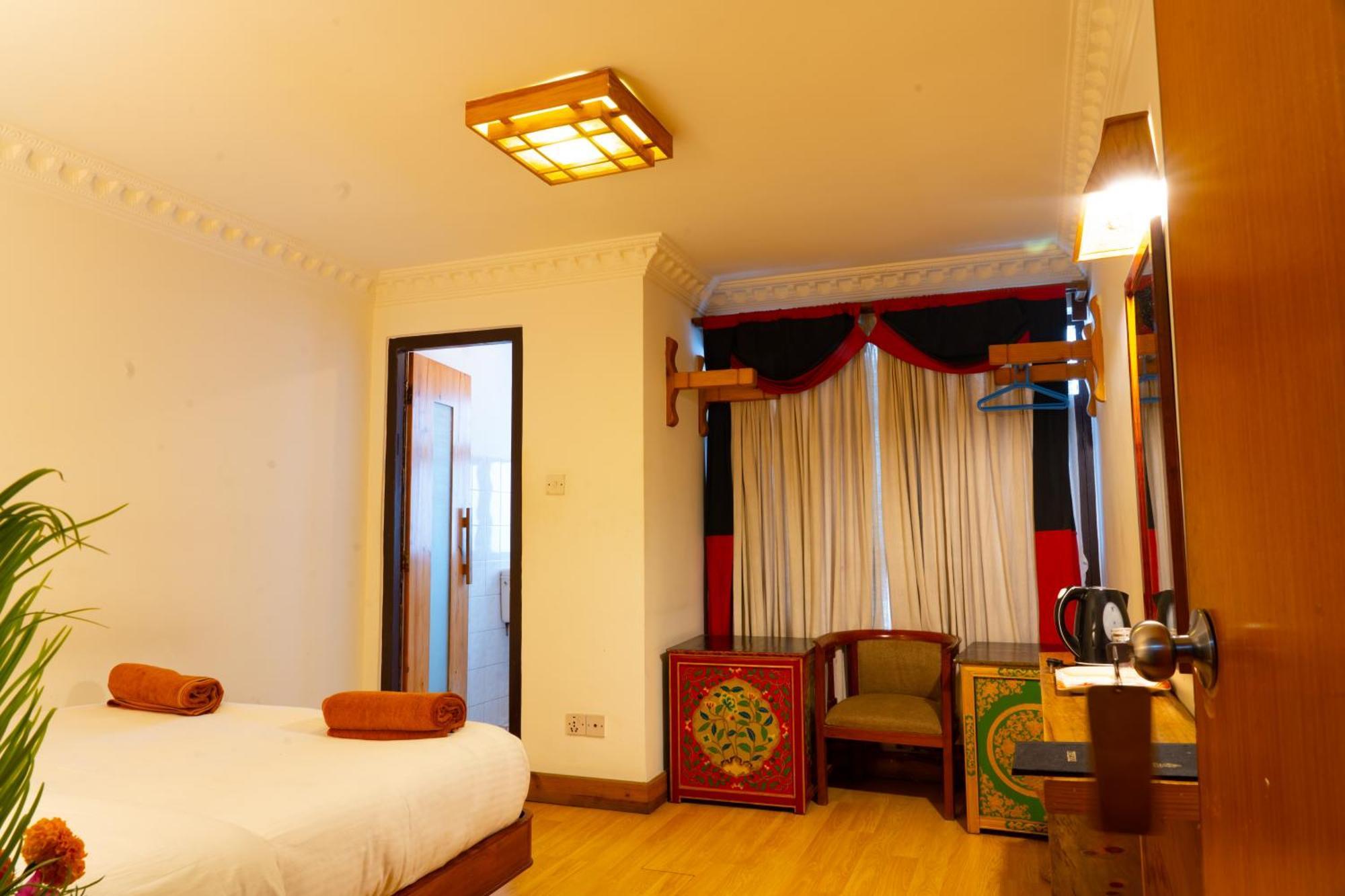 Hotel Ganesh Himal Kathmandu Exterior foto