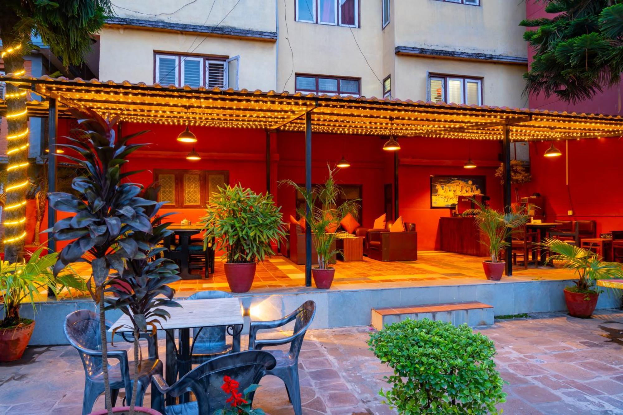 Hotel Ganesh Himal Kathmandu Exterior foto