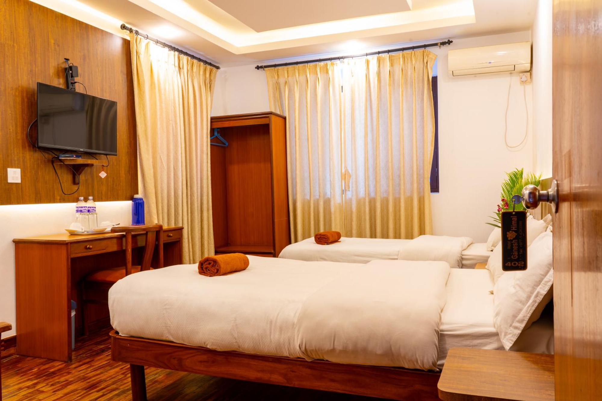 Hotel Ganesh Himal Kathmandu Exterior foto
