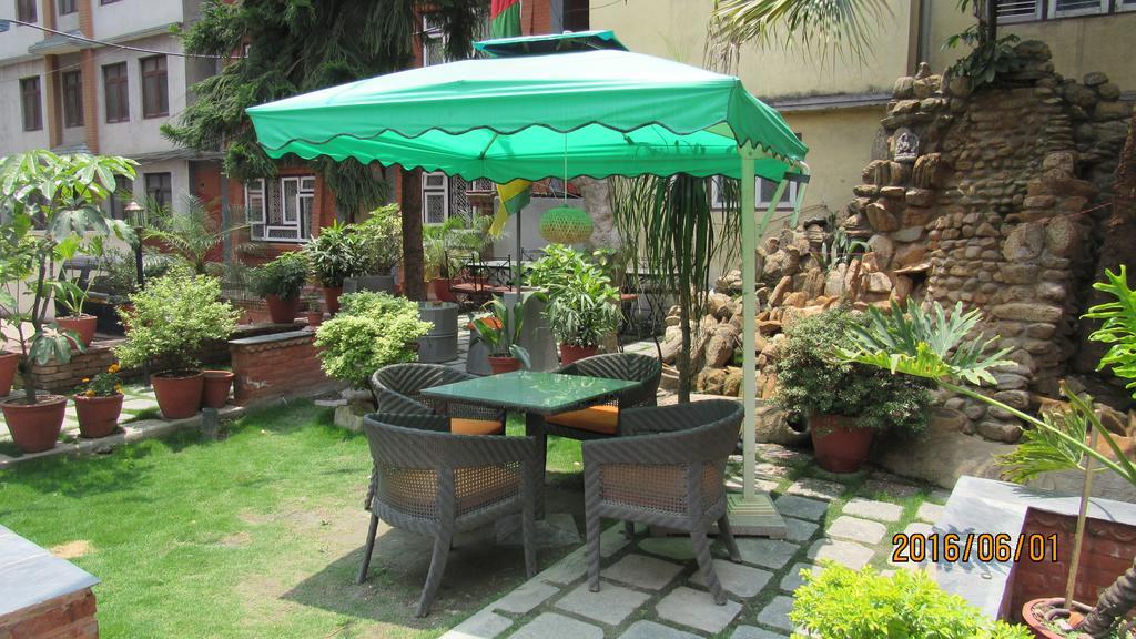 Hotel Ganesh Himal Kathmandu Exterior foto