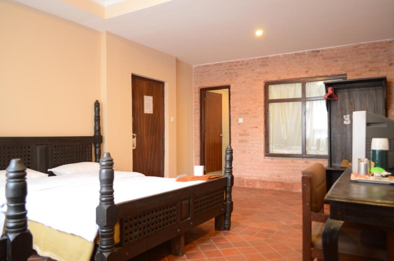 Hotel Ganesh Himal Kathmandu Zimmer foto