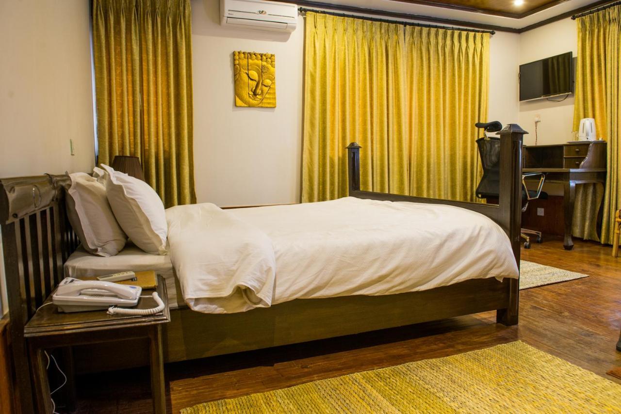 Hotel Ganesh Himal Kathmandu Exterior foto